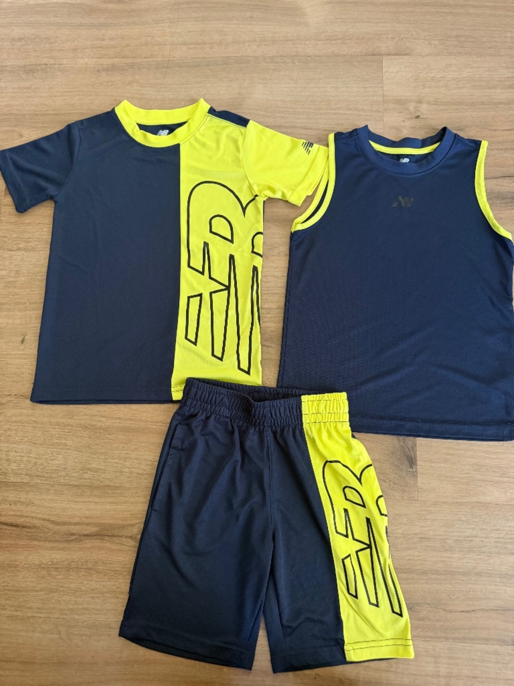 New Balance boys matching set size 8